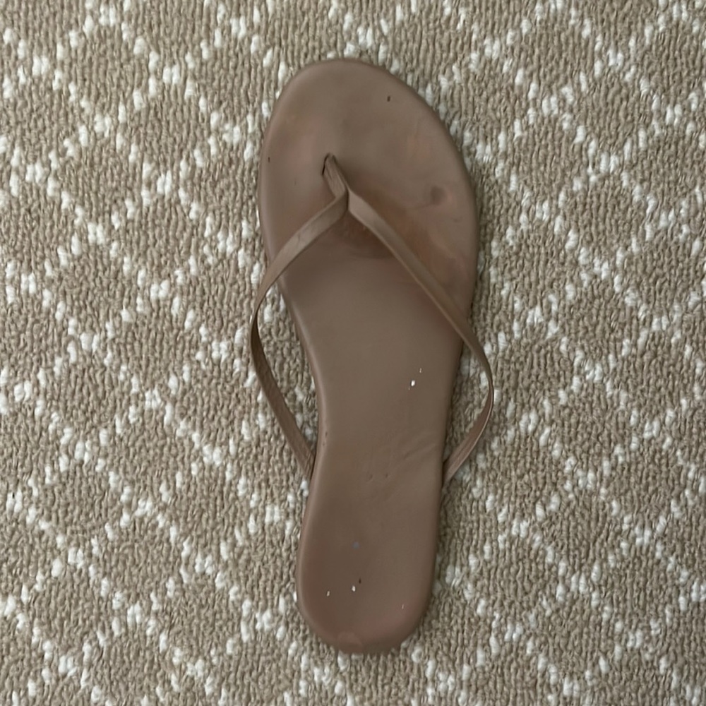 Right Tkees Size 9